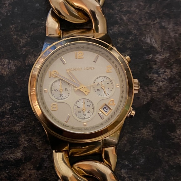 Michael Kors Women's Runway Gold-Tone Watch MK3131 - Picture 3 of 5